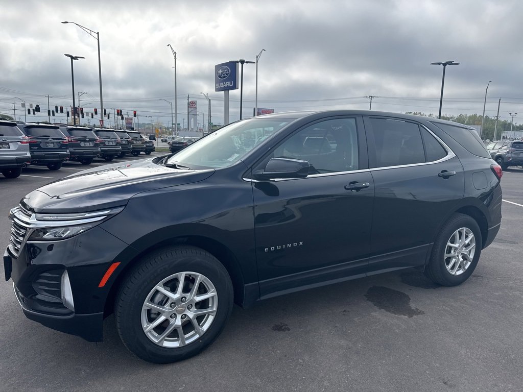 Used 2024 Chevrolet Equinox LT image 3
