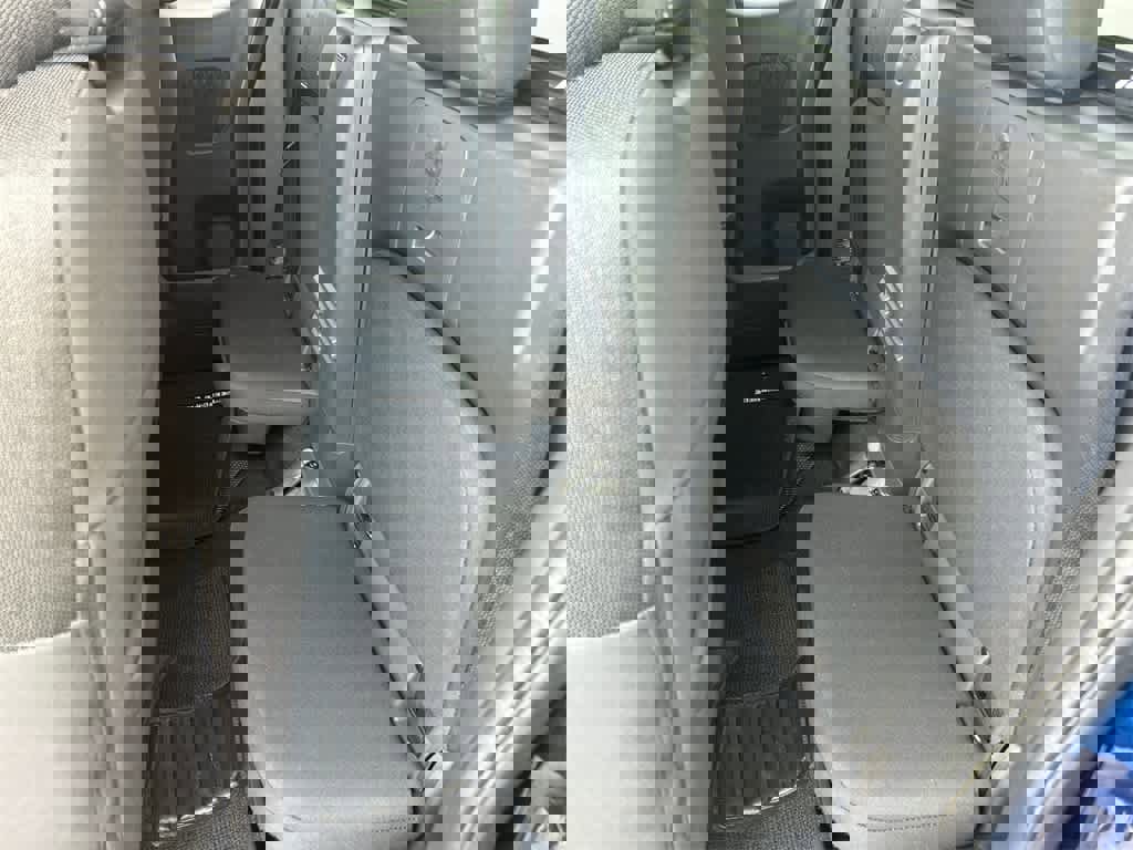 Used 2022 Nissan Frontier SV w/ Technology Package image 16