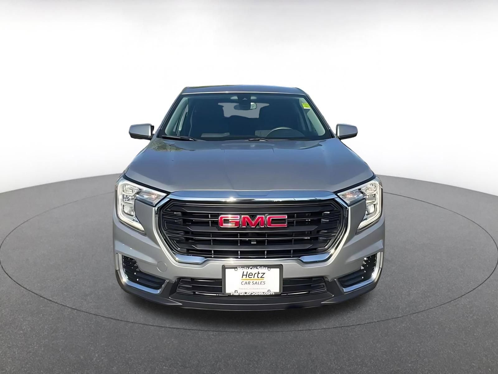 Used 2024 GMC Terrain SLE FWD image 4