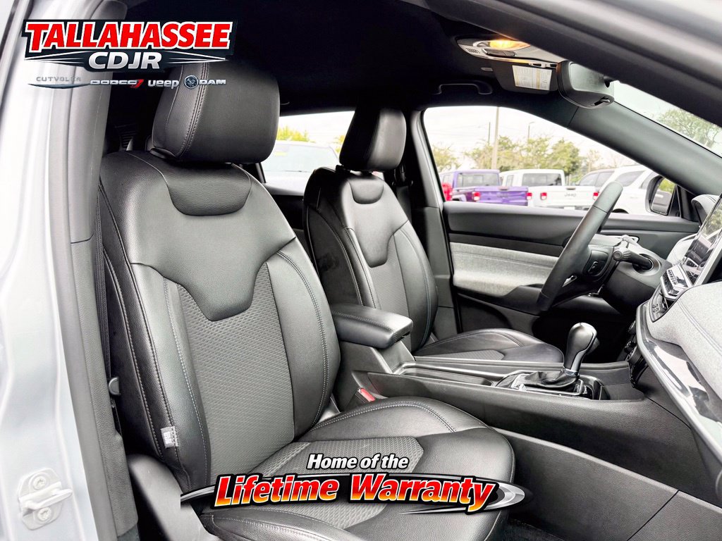 Used 2025 Jeep Compass Latitude AWD/4WD image 36