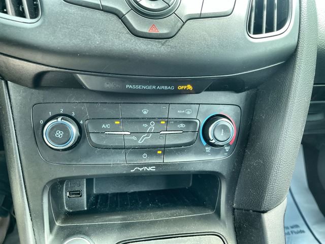 Used 2017 Ford Focus SE FWD image 18