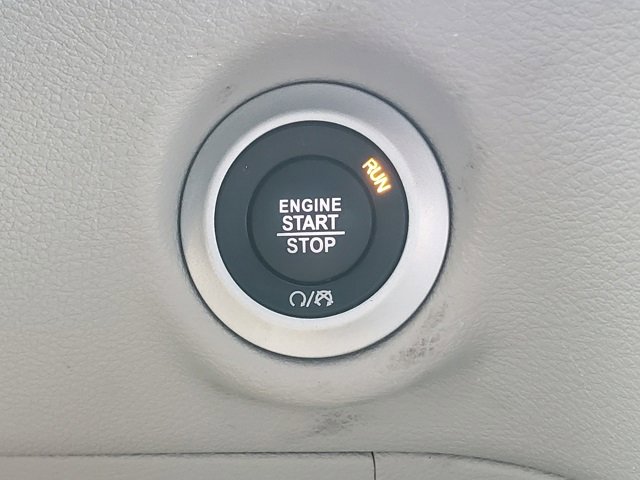 Certified 2024 Chrysler Pacifica Touring-L image 24