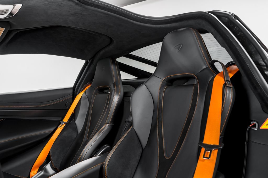 Used 2026 McLaren 750S RWD image 17