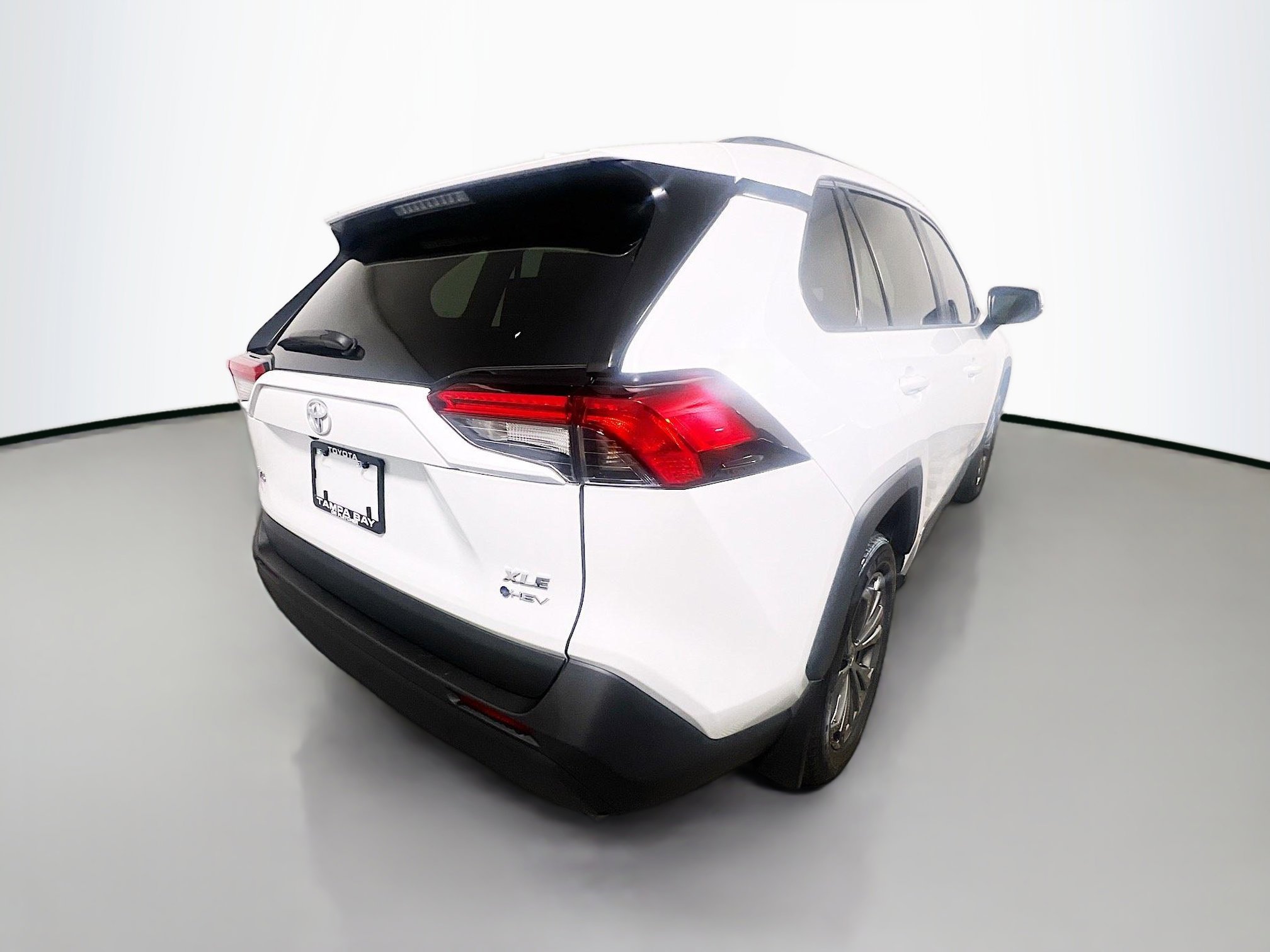 Used 2025 Toyota RAV4 XLE Premium w/ Weather Package AWD/4WD image 4
