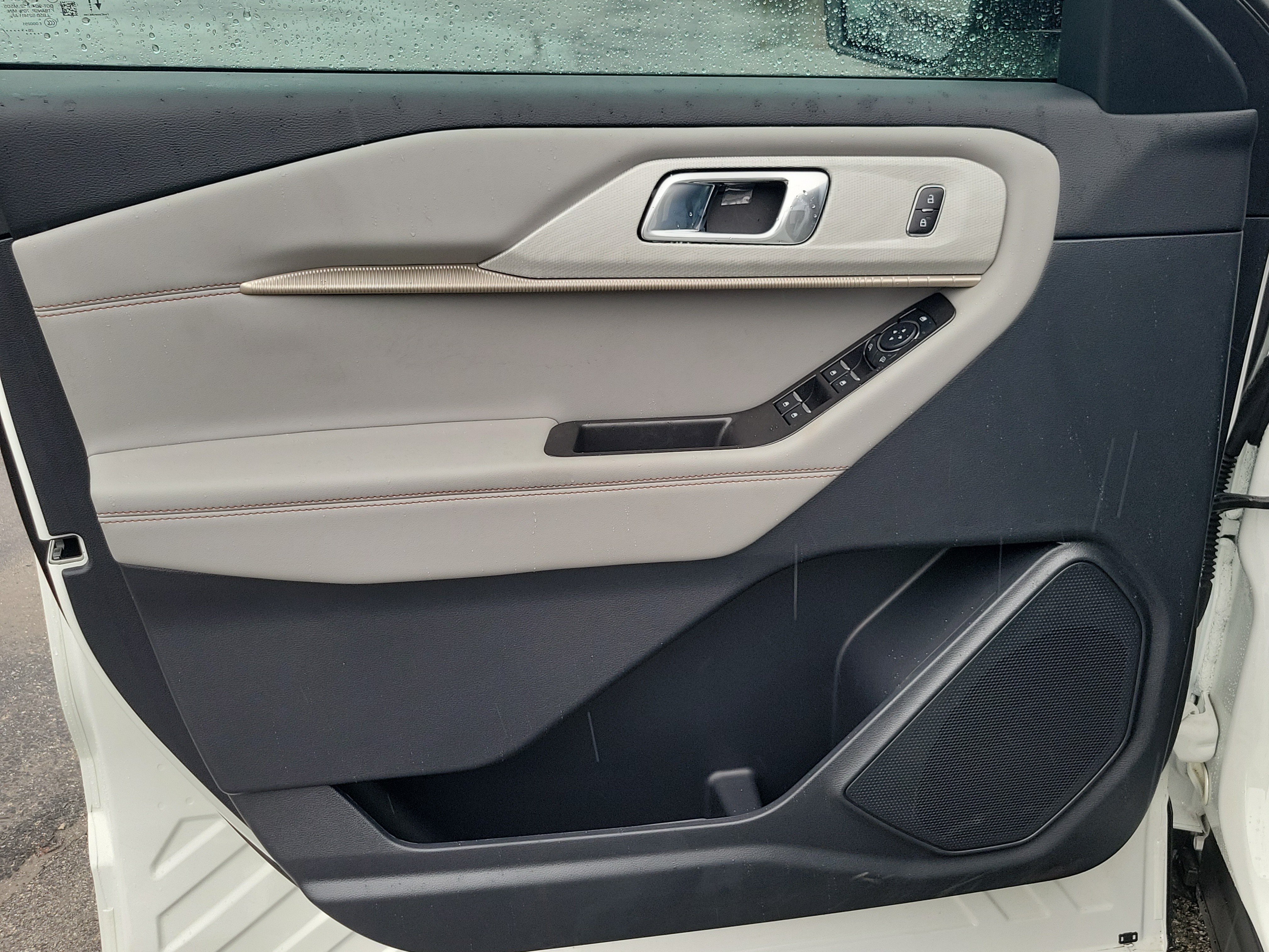 New 2026 Ford Explorer Active w/ Active Comfort Package RWD image 27