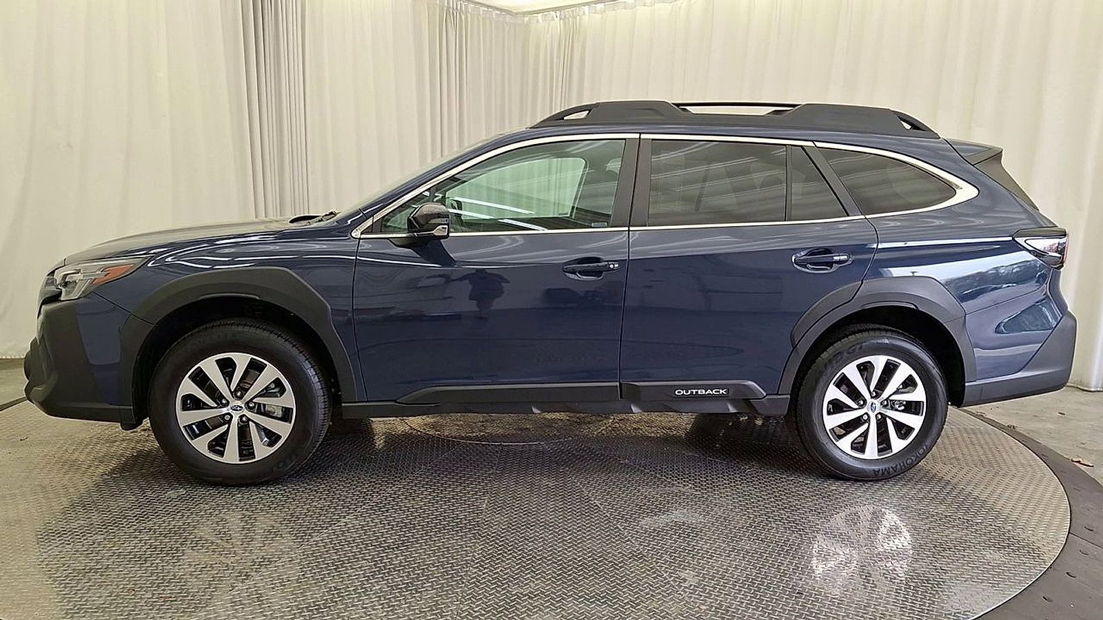 Used 2024 Subaru Outback Premium image 8