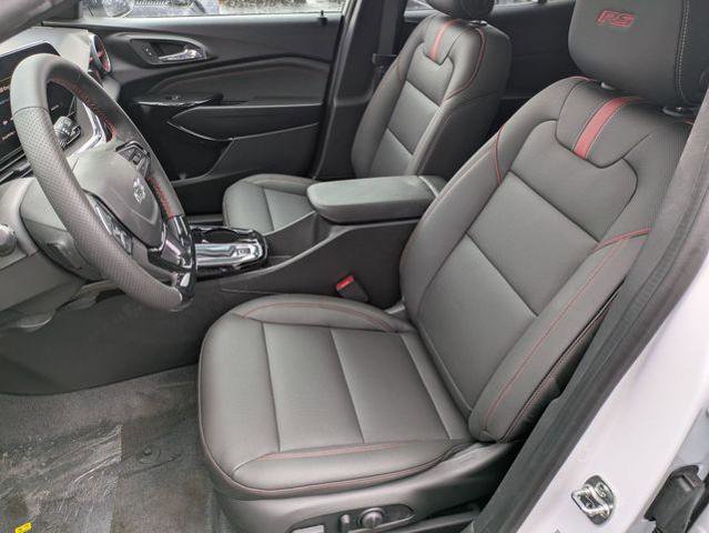 New 2026 Chevrolet Trax RS w/ Sunroof Package FWD image 10