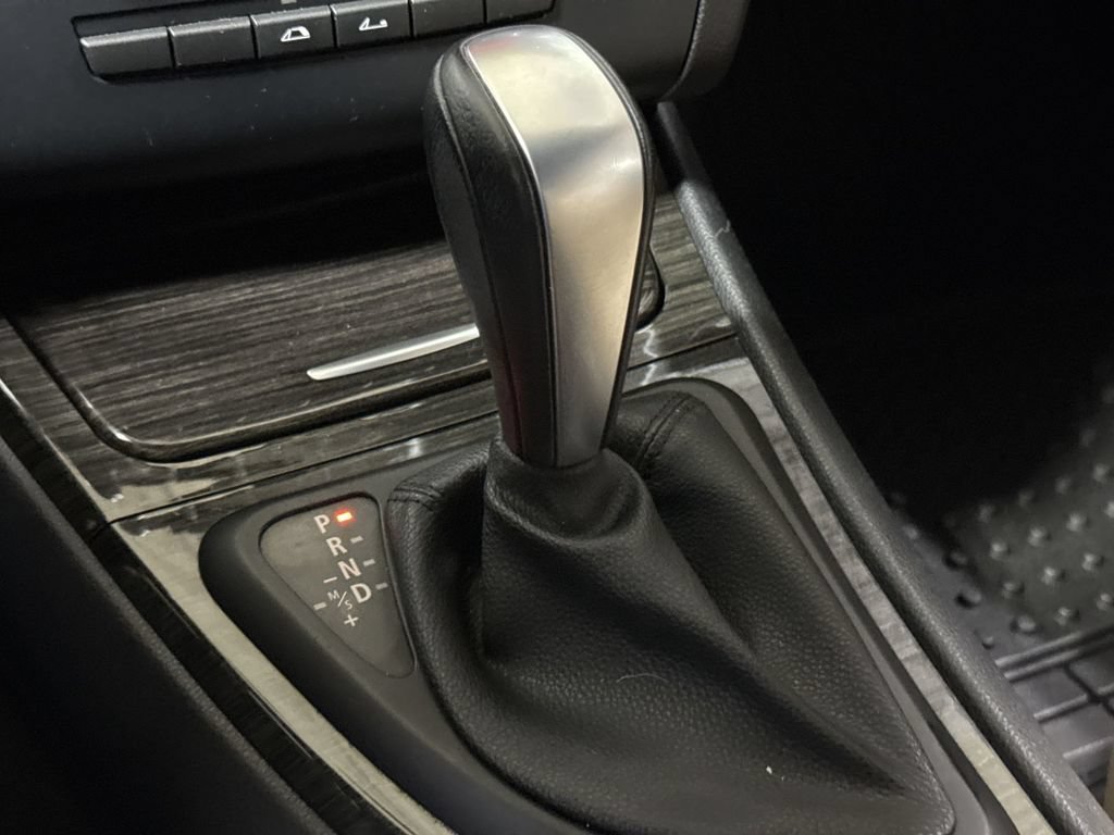 Used 2013 BMW 128i Convertible RWD image 16