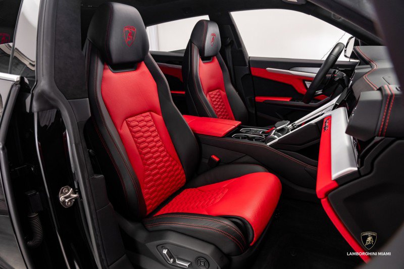 Used 2021 Lamborghini Urus image 37