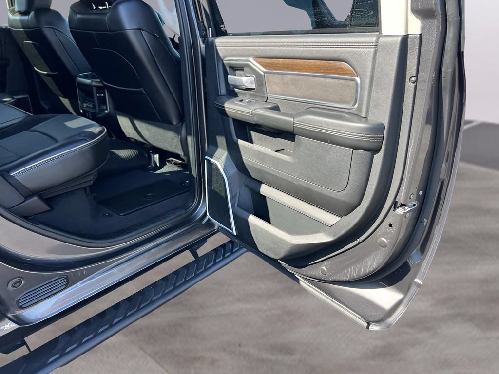 Used 2024 RAM 3500 Laramie AWD/4WD image 62