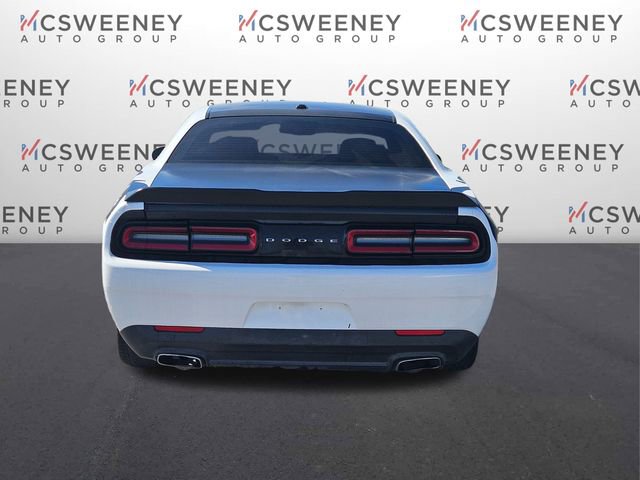 Used 2017 Dodge Challenger SXT image 4