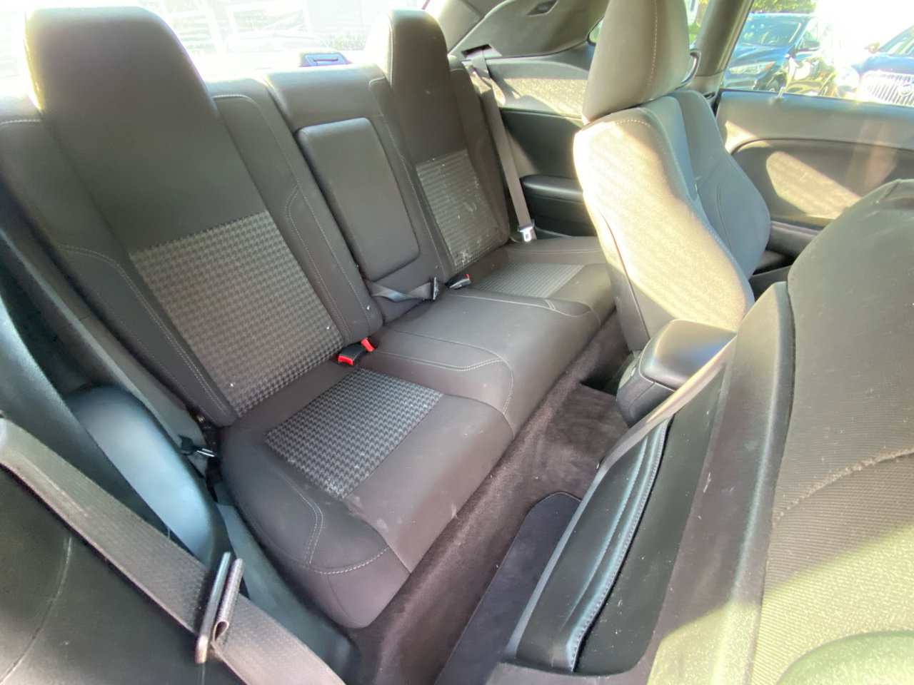 Used 2016 Dodge Challenger SXT image 10