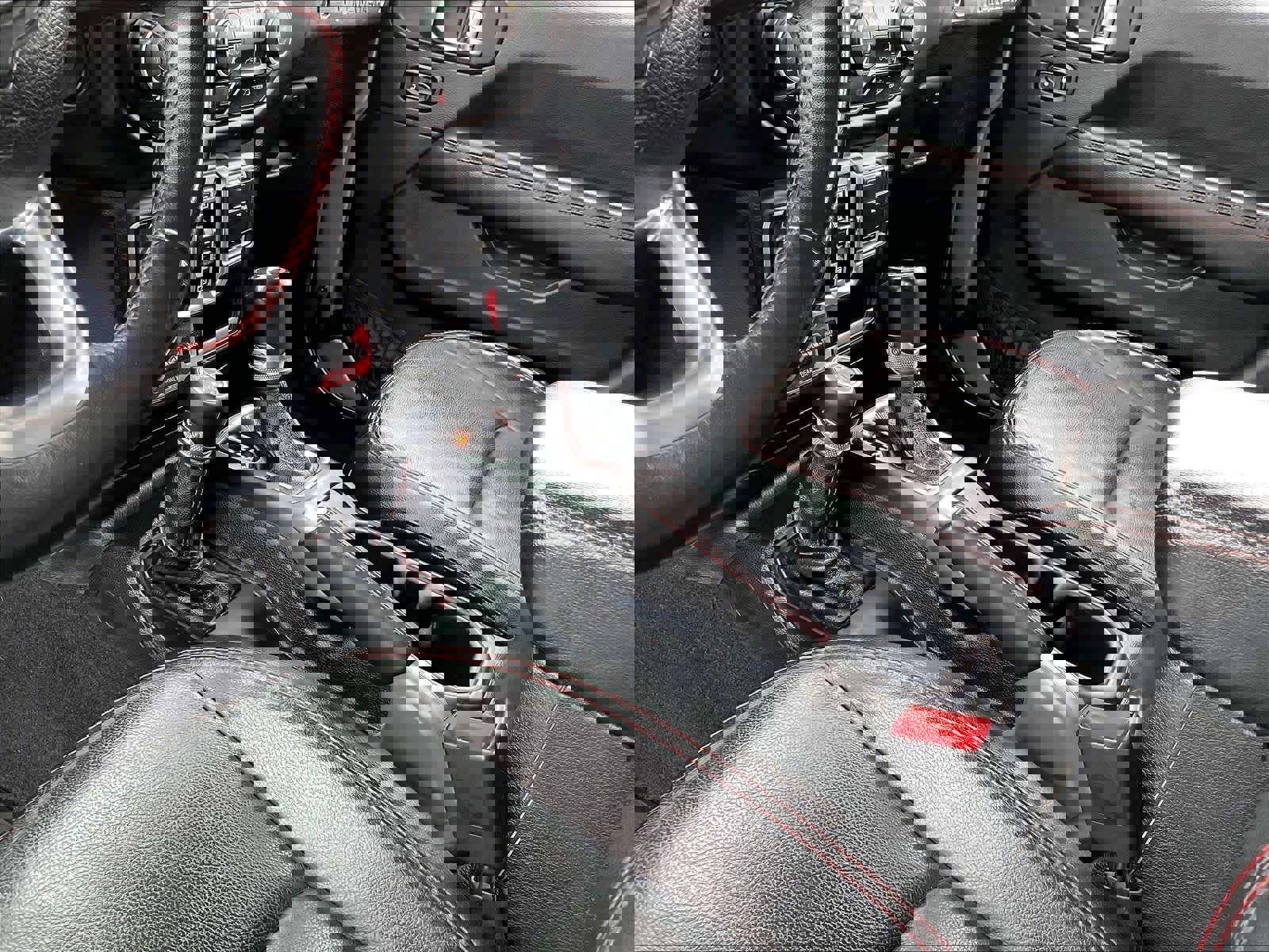 Used 2018 Jeep Wrangler Unlimited Rubicon image 17