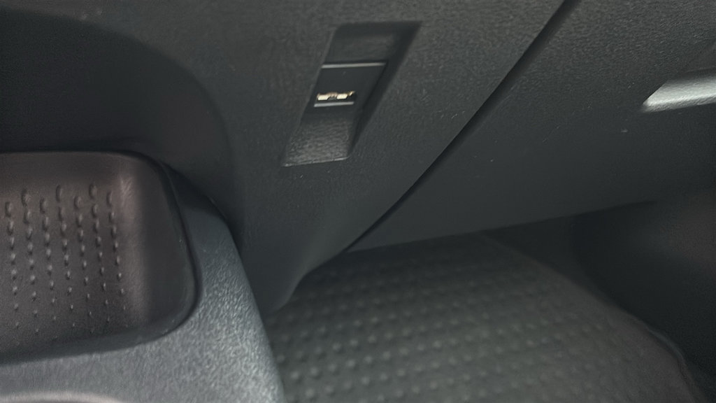 Used 2022 Toyota Corolla LE w/ Carpet Mat Package (TMS) FWD image 18