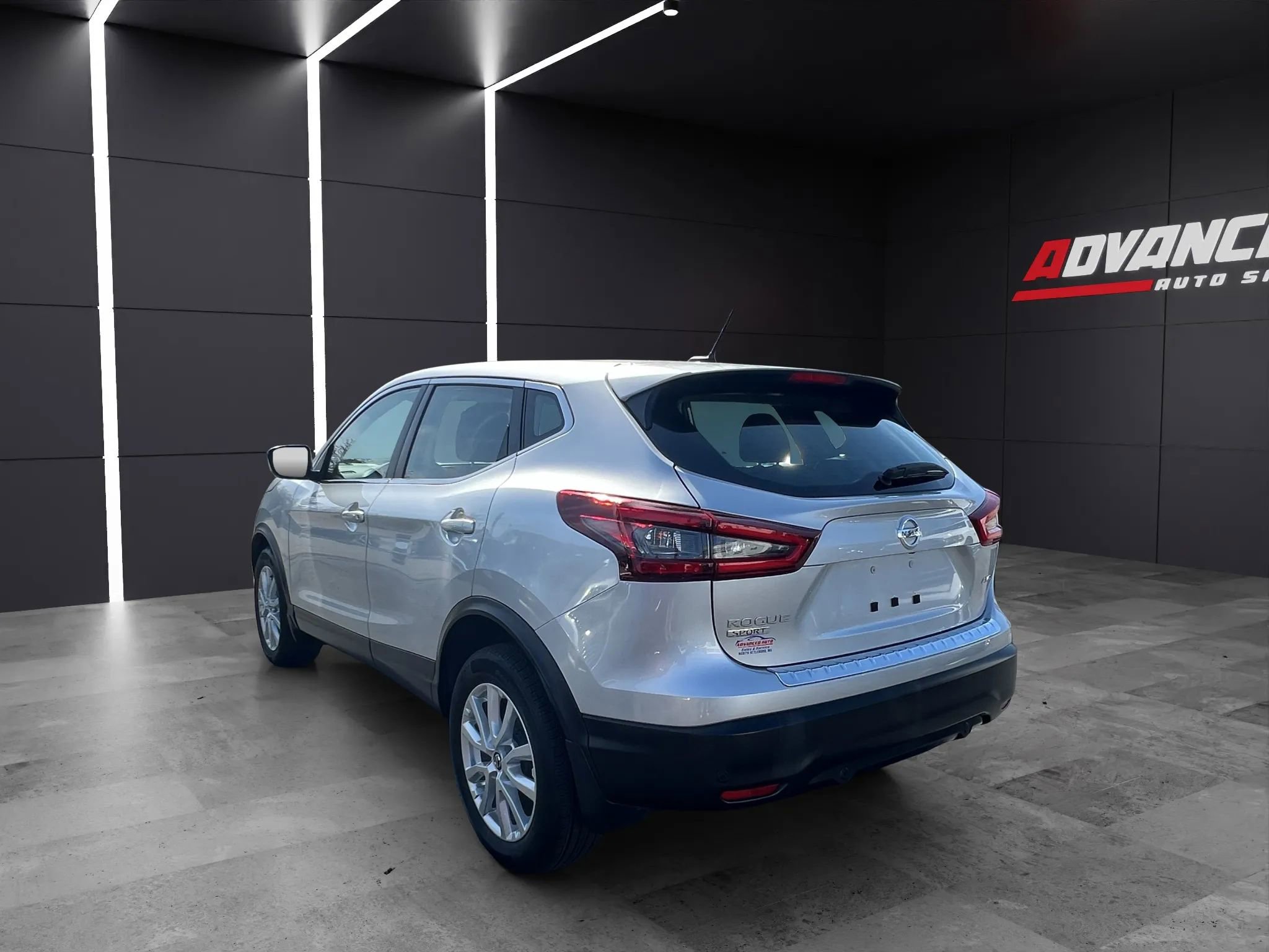 Used 2021 Nissan Rogue Sport S image 5