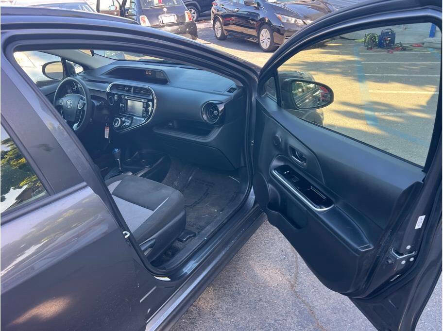 Used 2018 Toyota Prius C Two image 21
