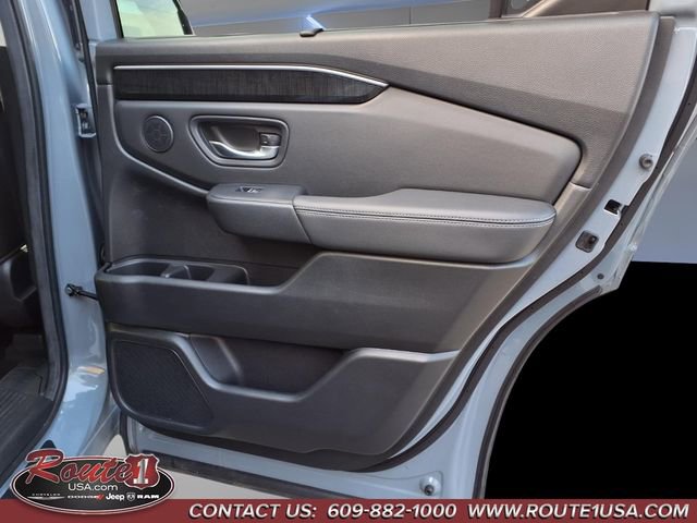Used 2025 Honda Pilot Elite image 14