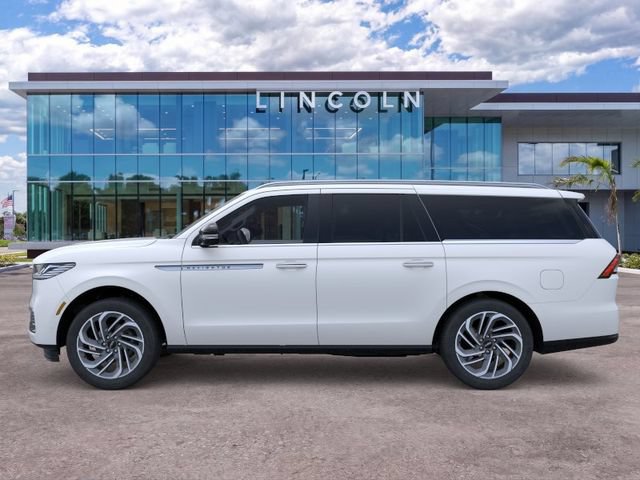 New 2025 Lincoln Navigator L Reserve AWD/4WD image 3