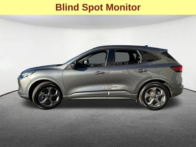 Used 2023 Ford Escape ST-Line w/ Tech Pack #1 AWD/4WD image 6