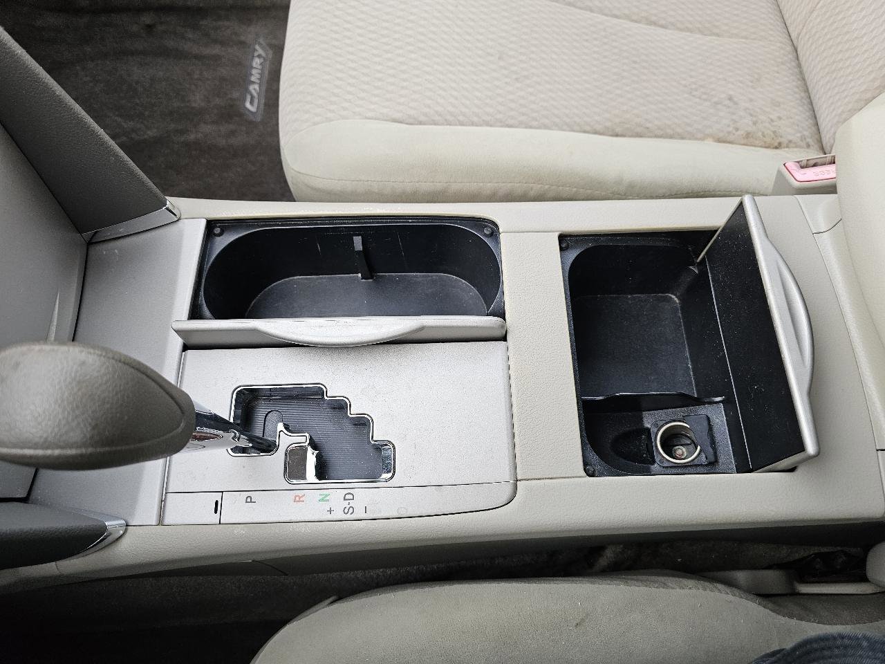 Used 2010 Toyota Camry LE image 53