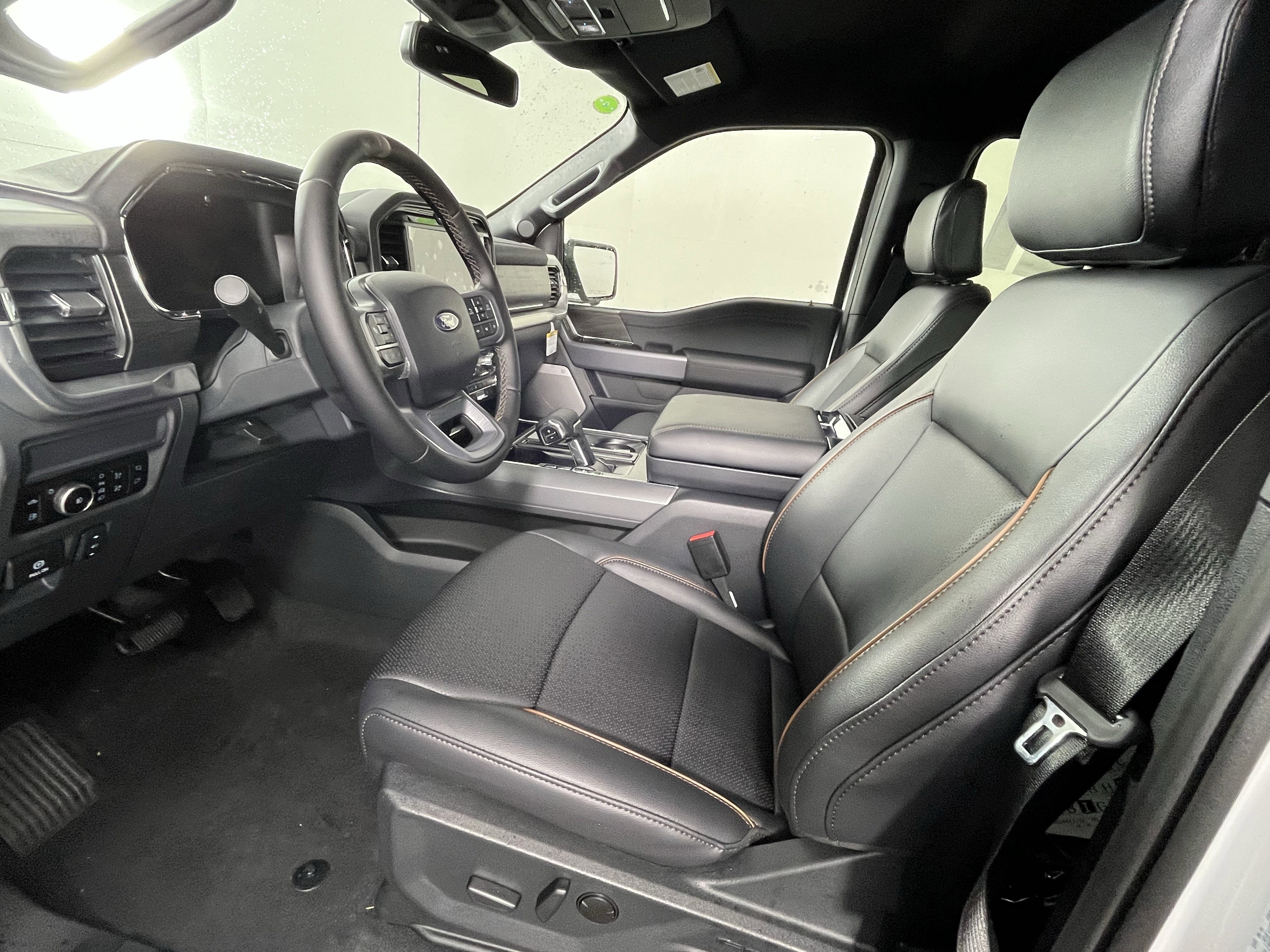 New 2025 Ford F150 Lariat w/ Equipment Group 501A Mid image 9