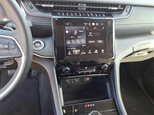 Used 2023 Jeep Grand Cherokee Laredo image 15