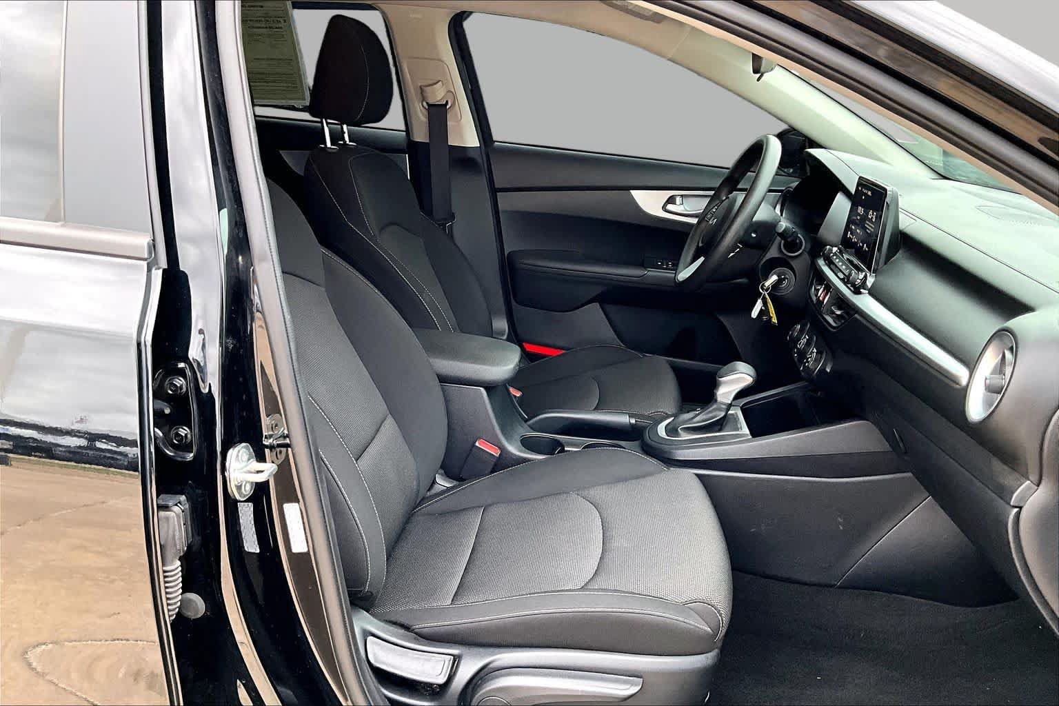 Used 2024 Kia Forte LXS FWD image 9