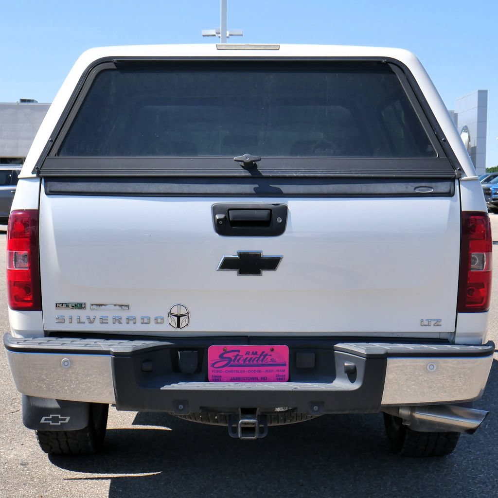 Used 2011 Chevrolet Silverado 1500 LTZ w/ LTZ White Diamond Edition AWD/4WD image 10