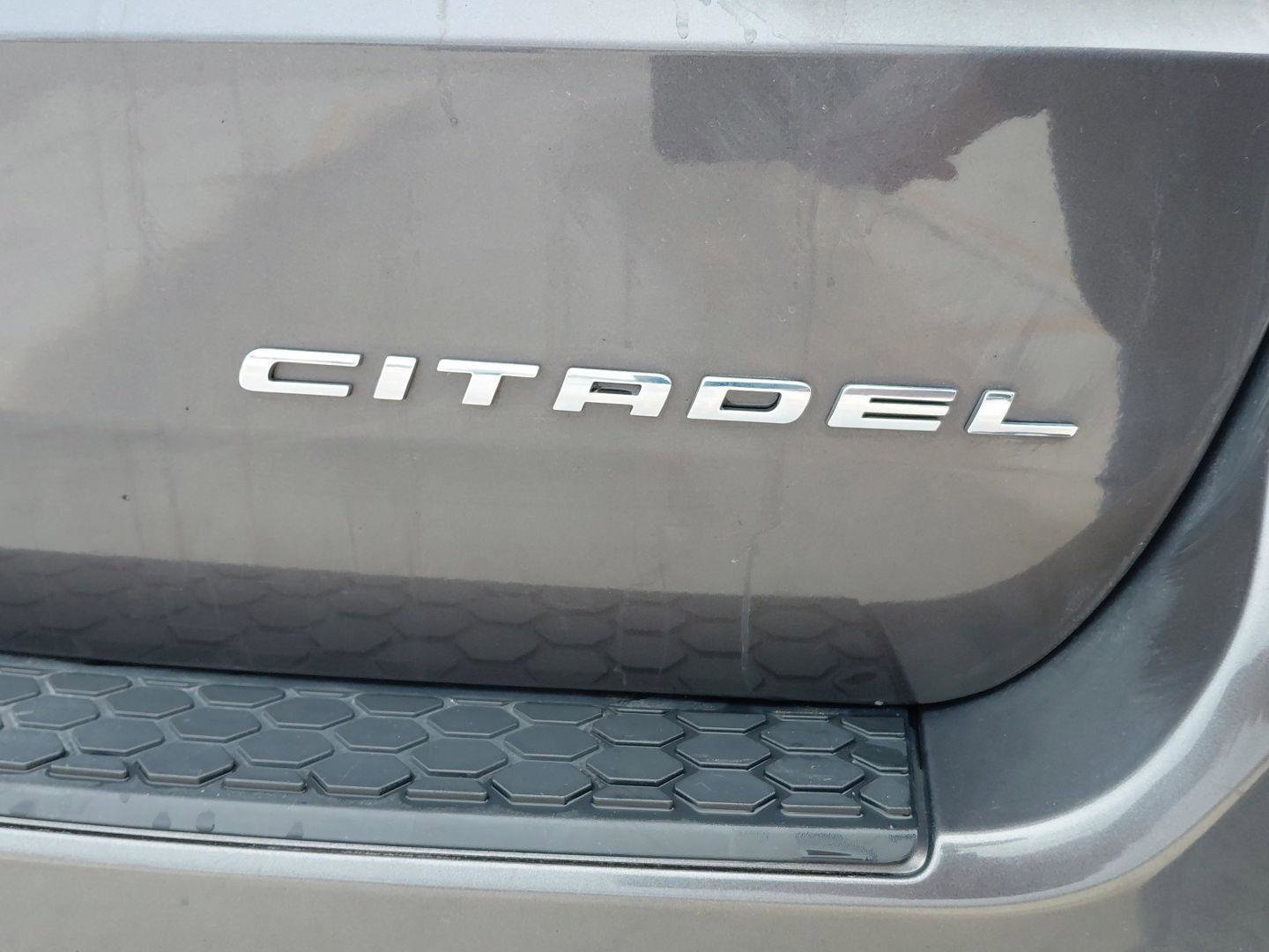 Used 2018 Dodge Durango Citadel image 19