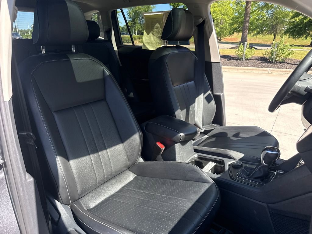 Used 2022 Volkswagen Tiguan SE AWD/4WD image 34