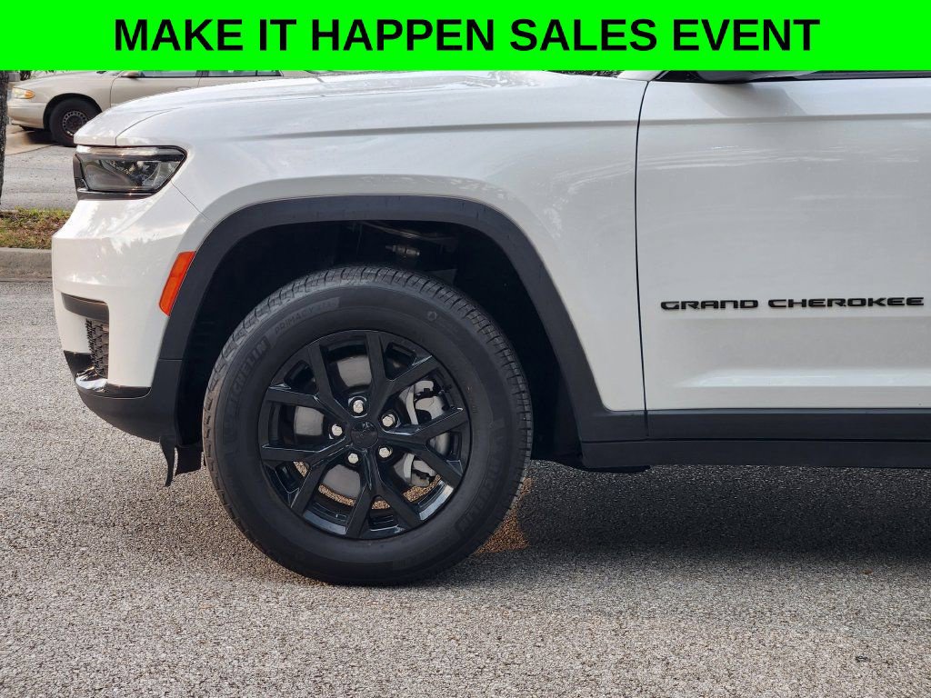 Used 2024 Jeep Grand Cherokee L Laredo AWD/4WD image 5