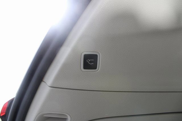 Used 2024 Chrysler Pacifica Select image 20