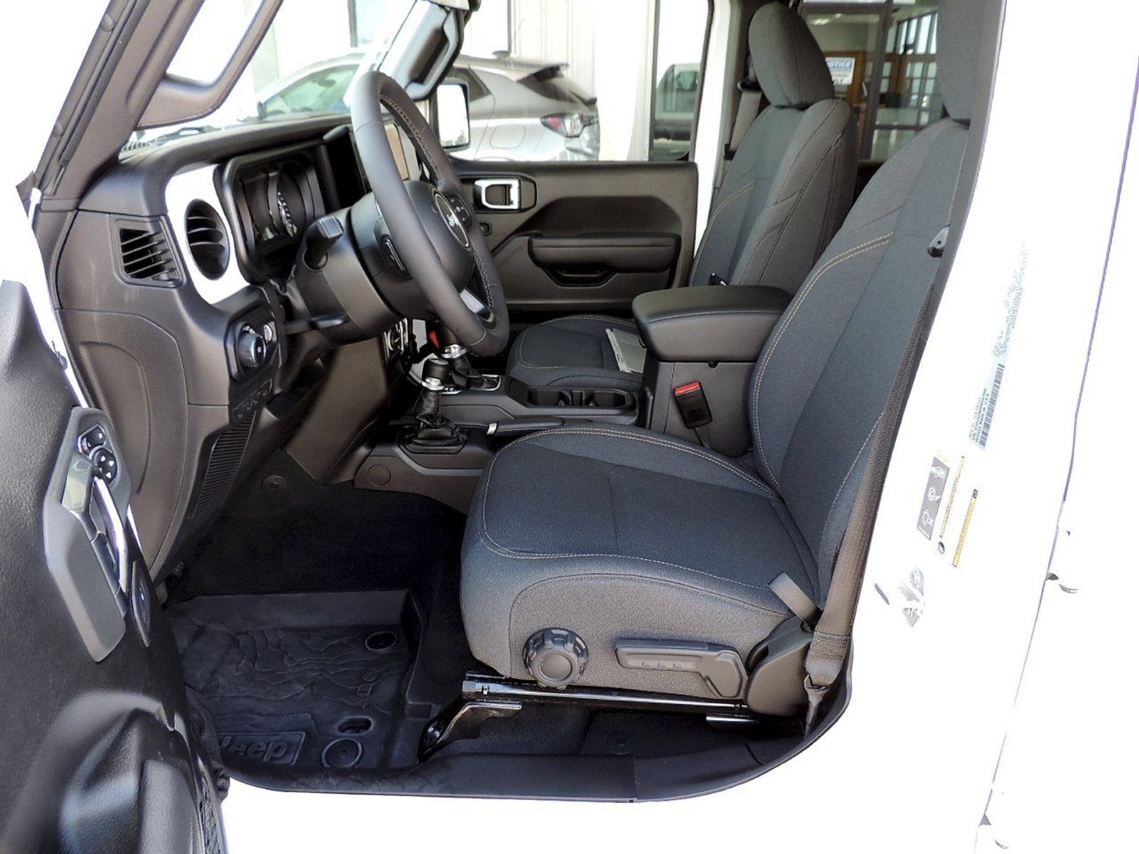 Used 2025 Jeep Wrangler Unlimited Sport AWD/4WD image 15