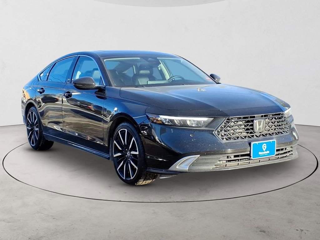 Used 2024 Honda Accord Touring image 3