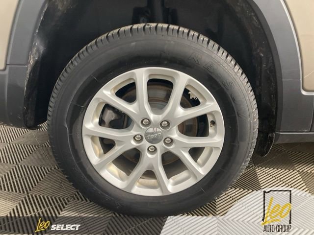 Used 2016 Jeep Cherokee Latitude w/ Comfort/Convenience Group image 25