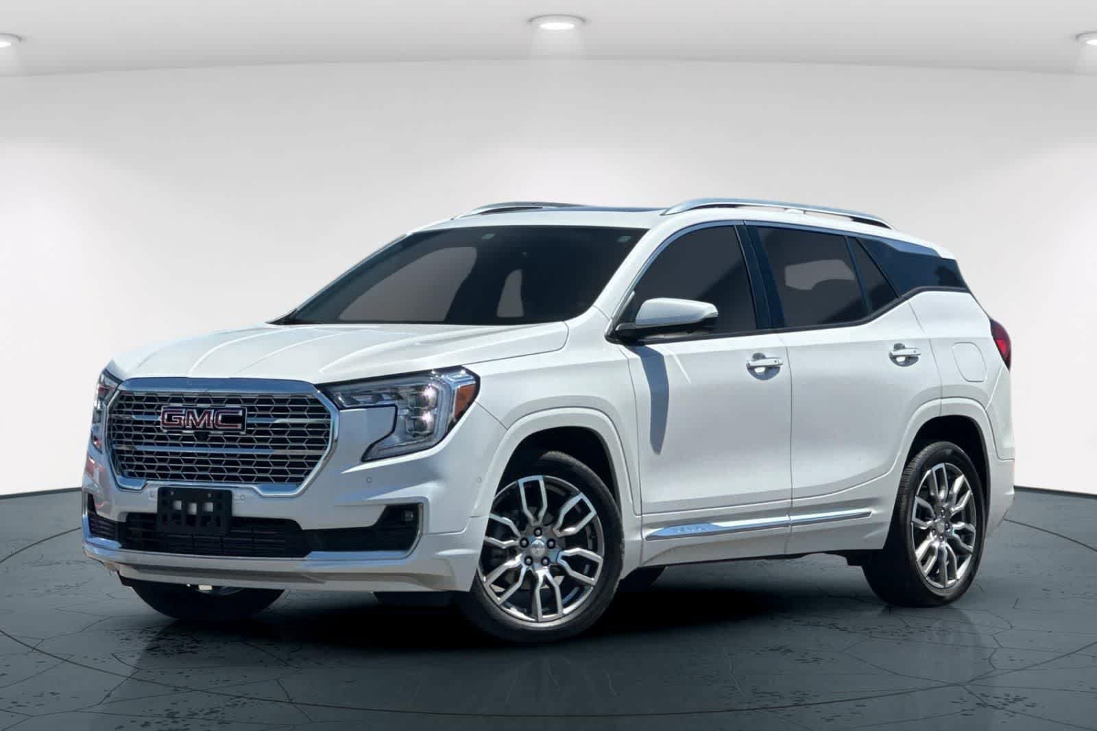 Used 2022 GMC Terrain Denali w/ Denali Premium Package