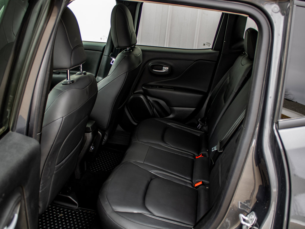 Used 2023 Jeep Renegade Limited image 23