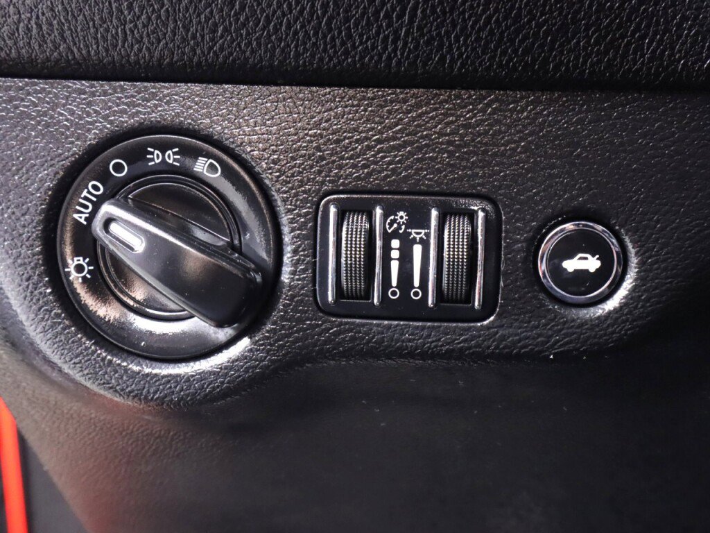 Used 2023 Dodge Challenger SXT RWD image 10