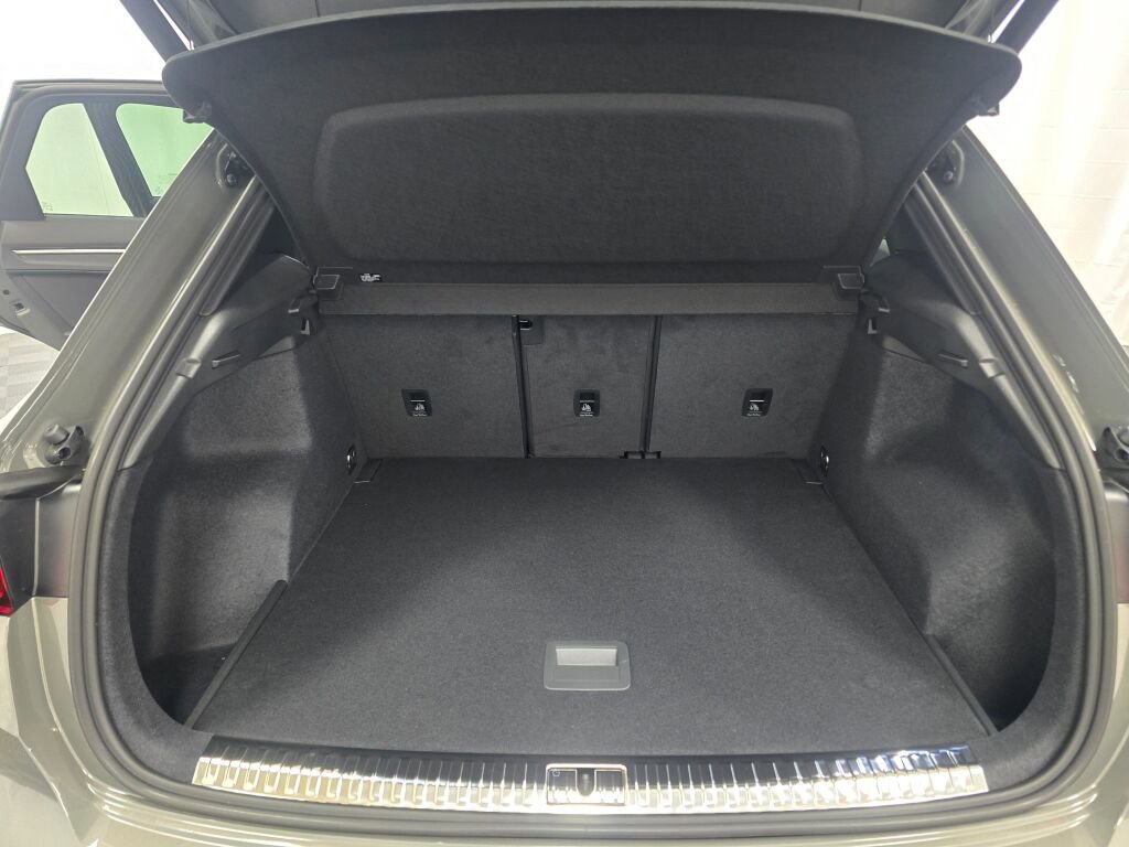 New 2025 Audi Q3 2.0T Premium image 11