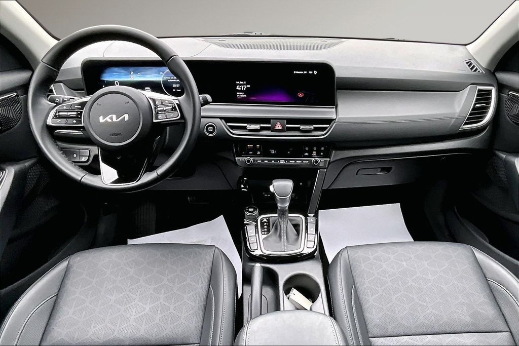 Used 2024 Kia Seltos EX AWD/4WD image 7