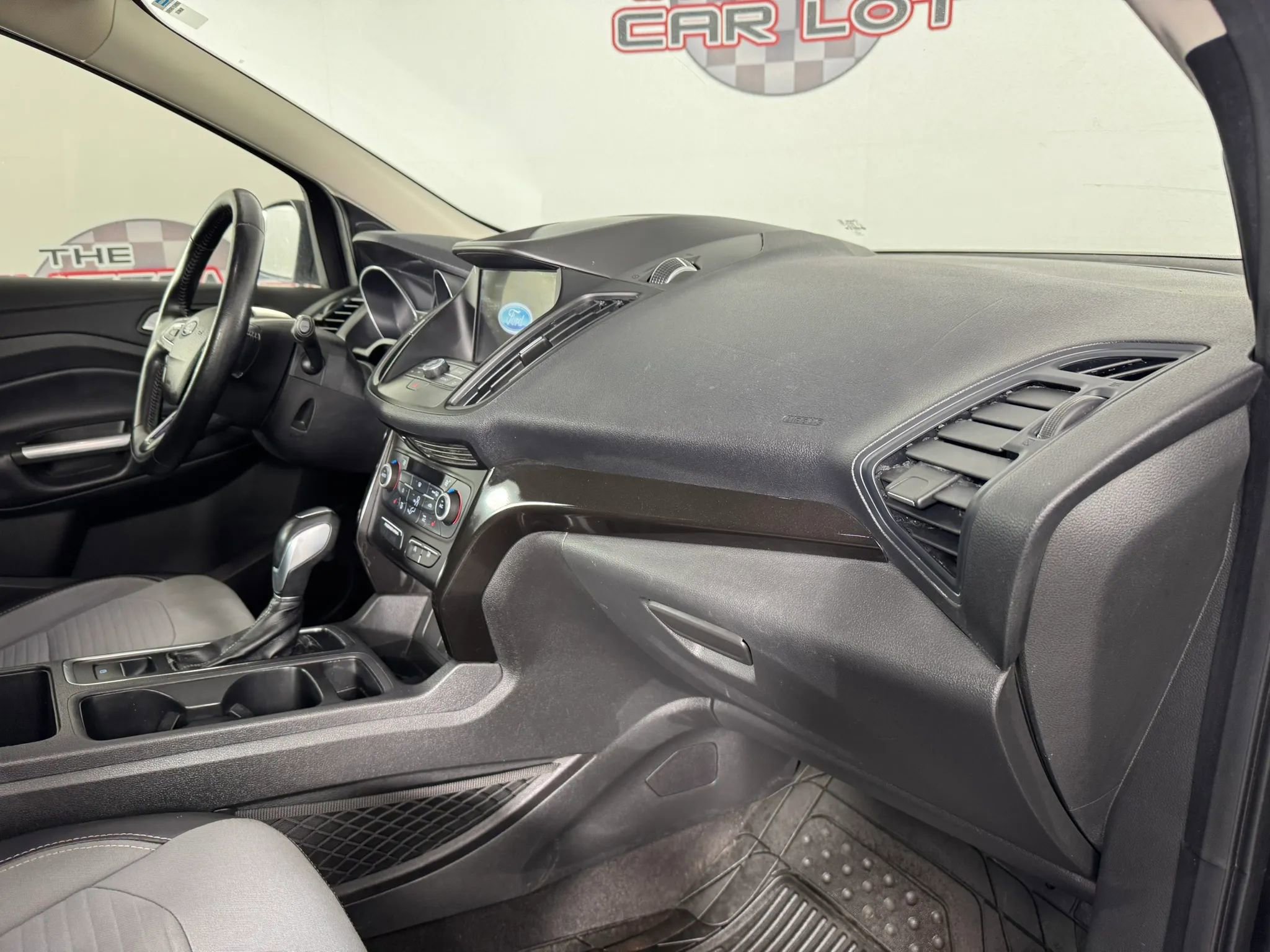 Used 2019 Ford Escape SE FWD image 12