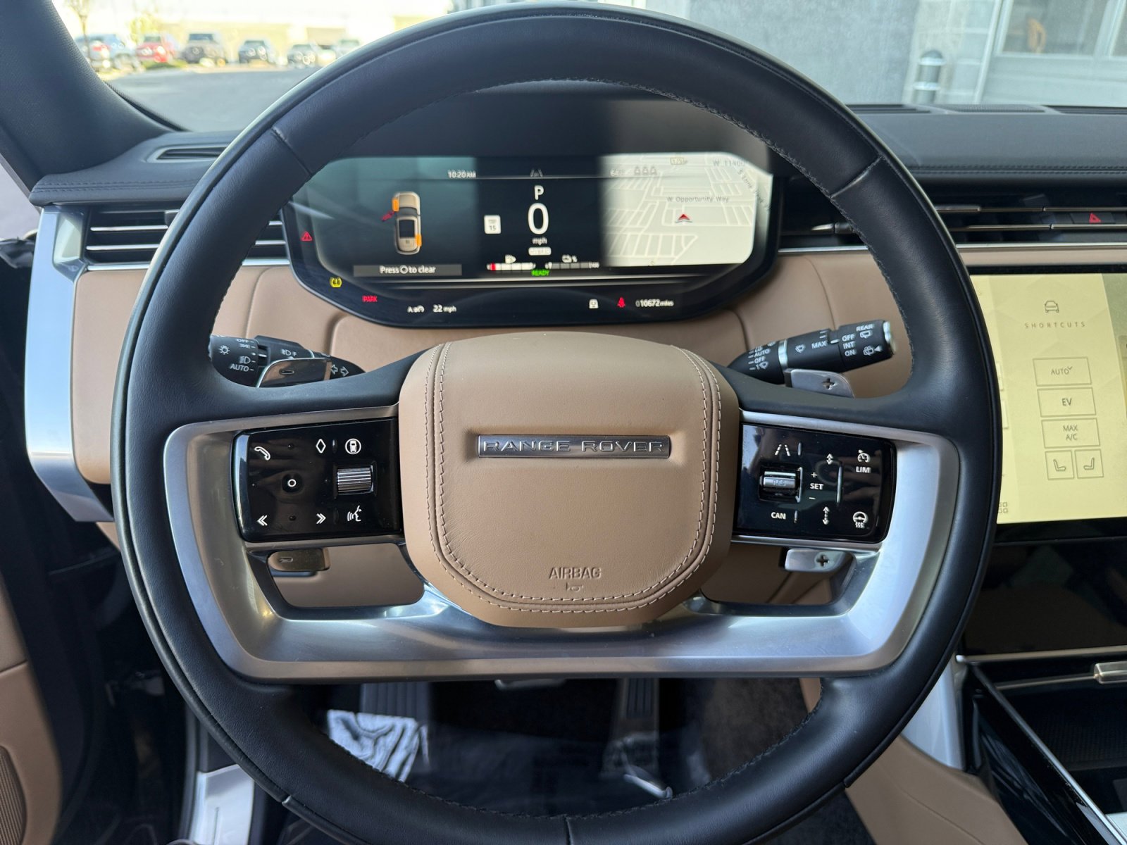 Used 2025 Land Rover Range Rover SE image 9