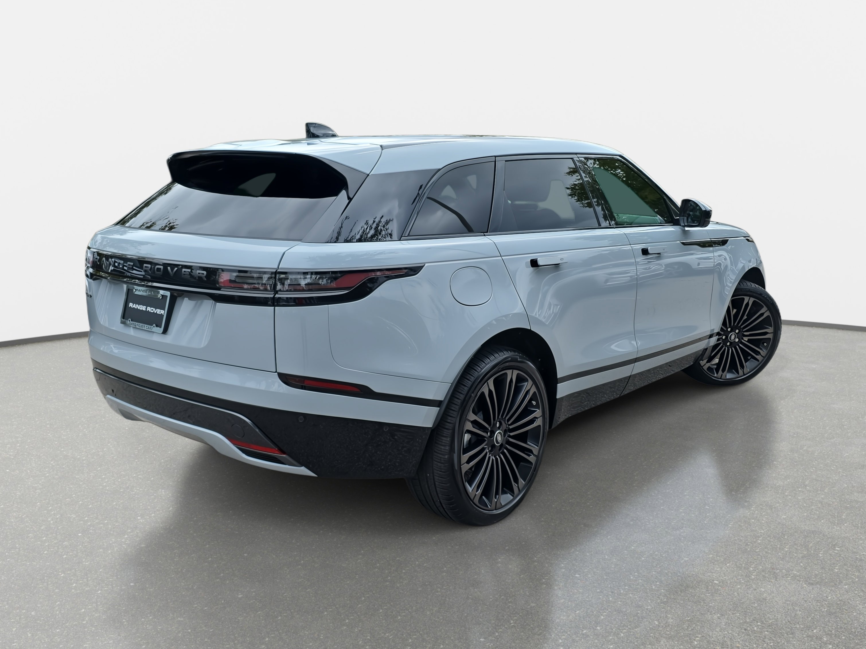 New 2026 Land Rover Range Rover Velar Dynamic SE image 5