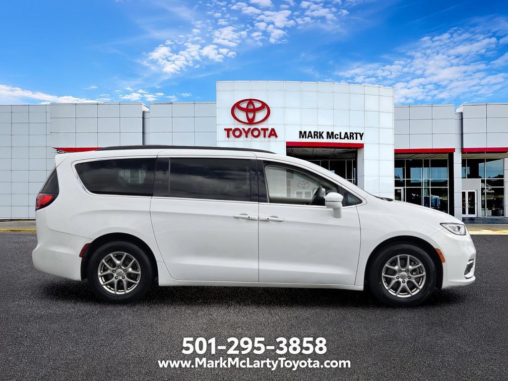 Used 2021 Chrysler Pacifica Touring FWD image 6
