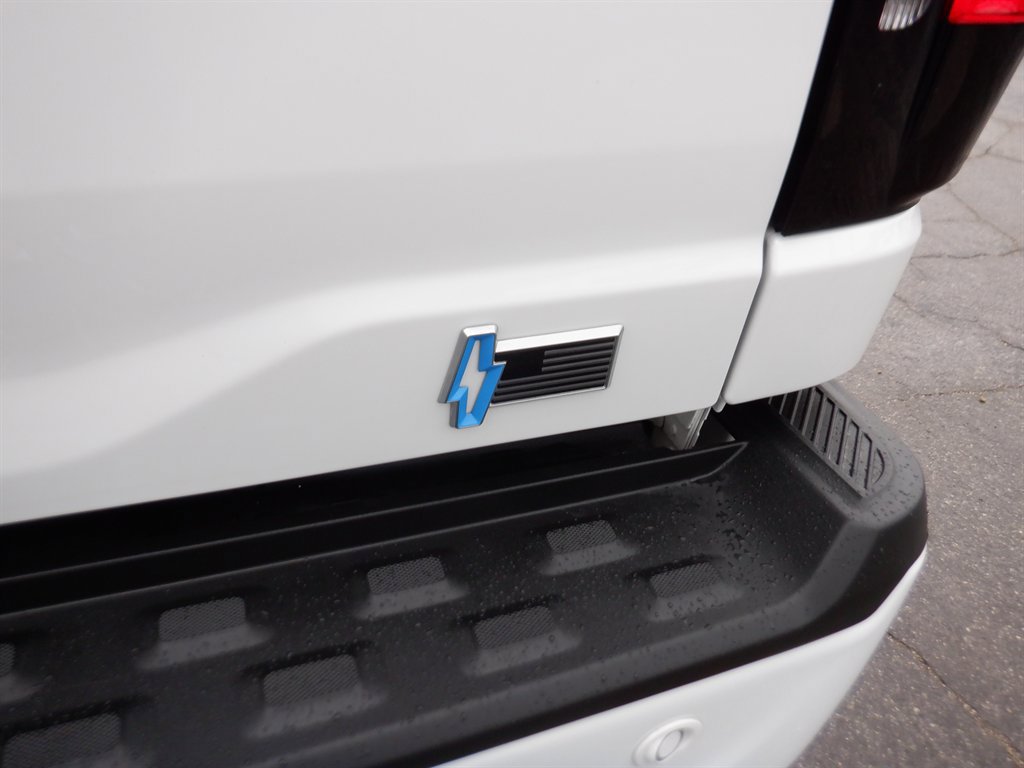 Used 2023 Ford F150 Lightning XLT image 6