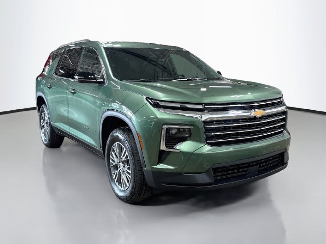 New 2027 Chevrolet Traverse LT w/ LPO, Floor Liner Package FWD image 5