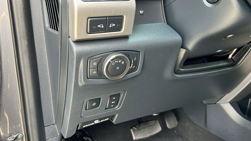 Certified 2022 Ford F350 Platinum AWD/4WD image 14