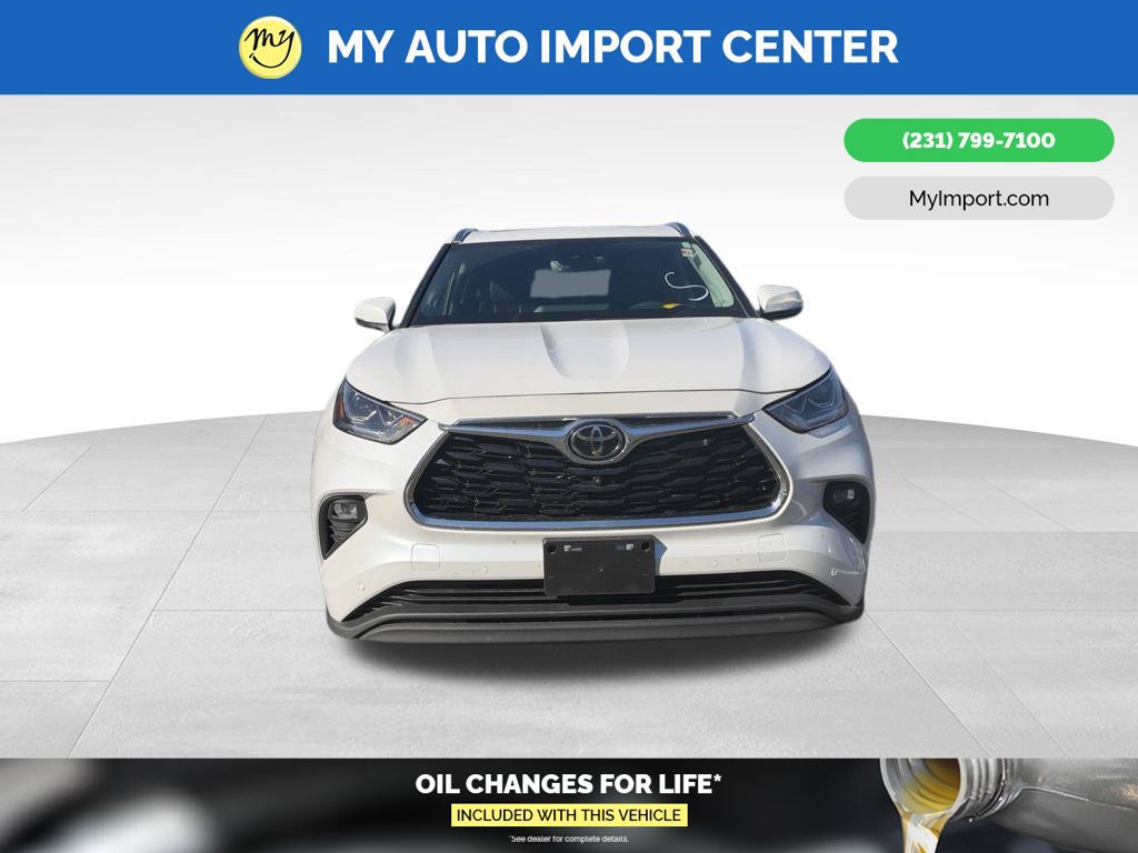Used 2025 Toyota Highlander Limited AWD/4WD image 2