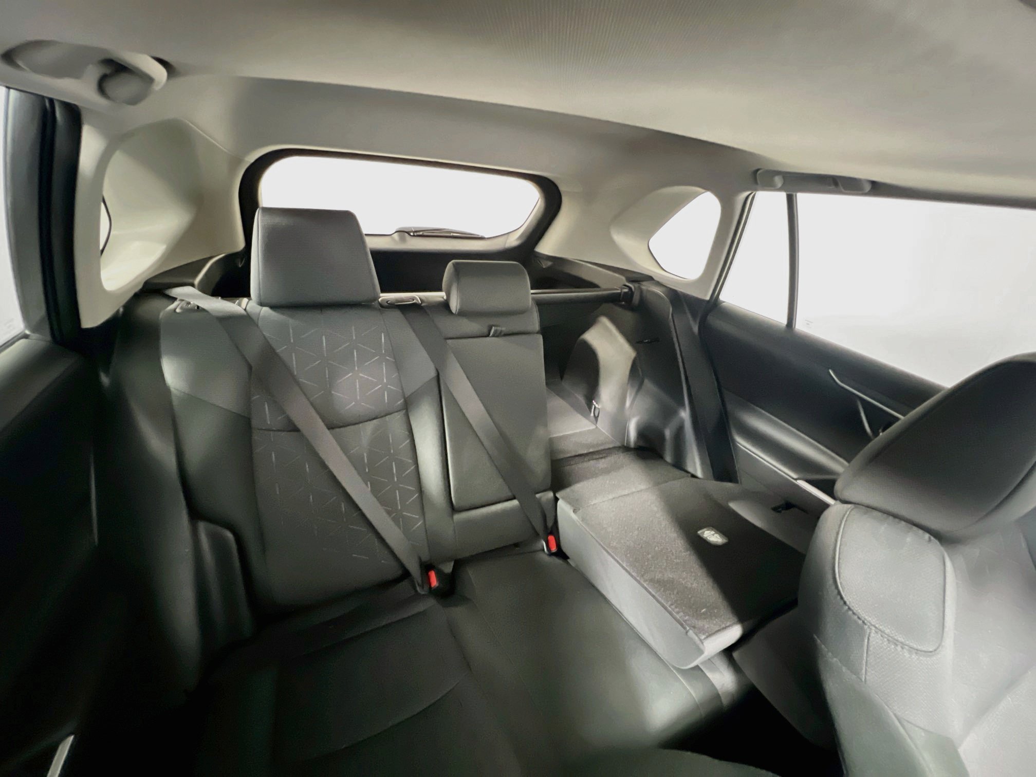 Used 2025 Toyota RAV4 XLE w/ Convenience Package FWD image 32