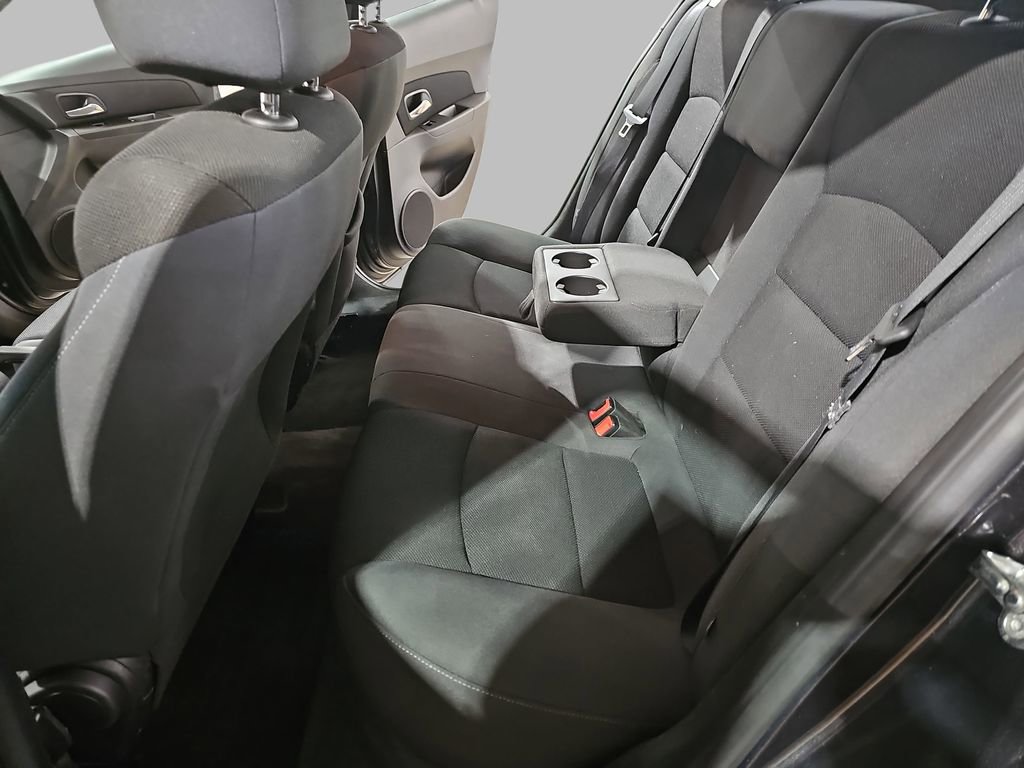 Used 2016 Chevrolet Cruze LT w/ Technology Package image 17